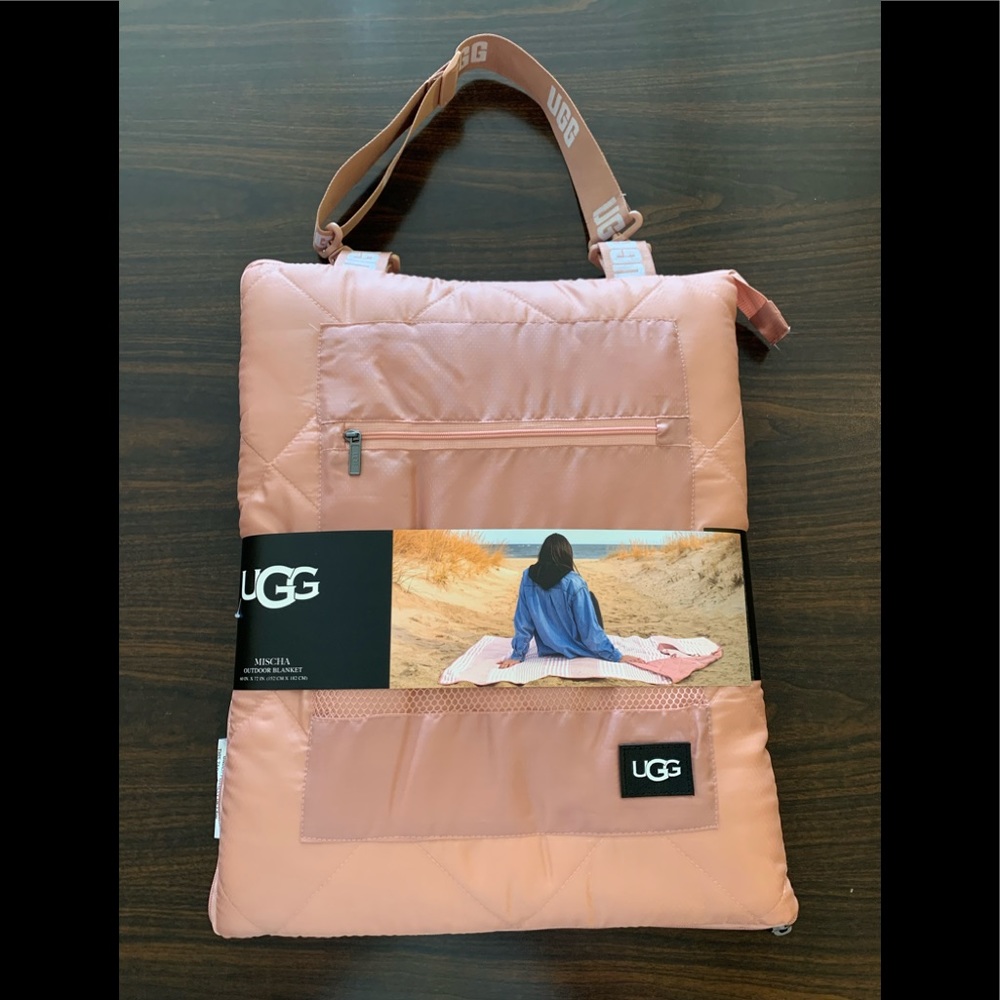 Brand New!The UGG Mischa outdoor blanket